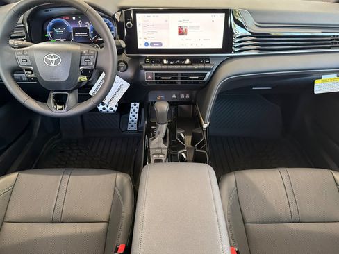 Used 2026 Toyota Camry XSE FWD image 17