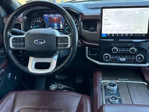 Used 2022 Ford Expedition Max Limited image 15