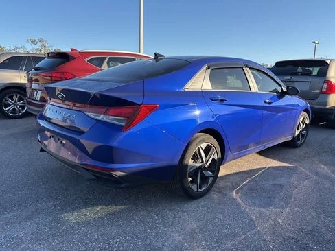 Used 2023 Hyundai Elantra SEL w/ Convenience Package image 3