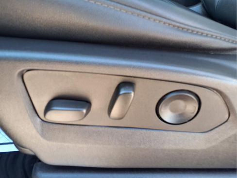 Used 2022 Chevrolet Silverado 1500 LTZ w/ LTZ Premium Package image 22