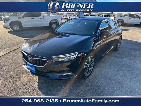 Used 2019 Buick Regal Essence w/ Driver Confidence Package I image 1