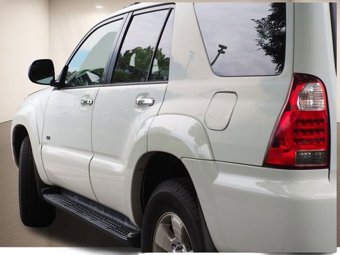 Used 2007 Toyota 4Runner SR5 RWD image 5