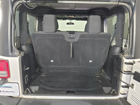 Used 2018 Jeep Wrangler Sport AWD/4WD image 18