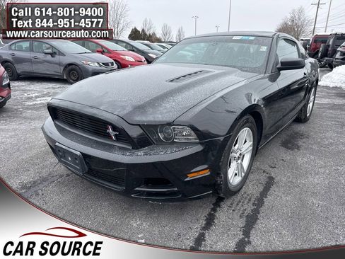 Used 2014 Ford Mustang Coupe image 2