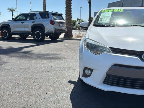 Used 2016 Toyota Corolla LE FWD image 3