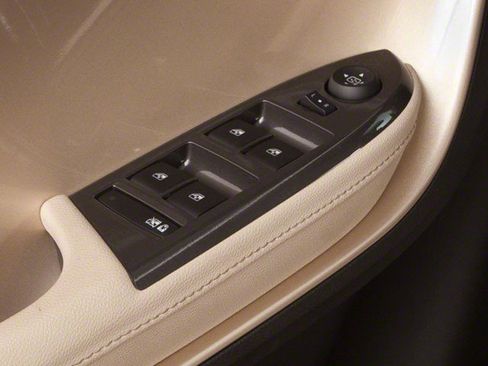 Used 2013 Chevrolet Volt w/ Enhanced Safety Package 1 FWD image 20