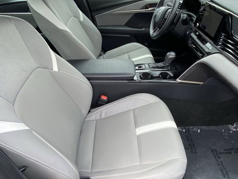 Used 2026 Toyota Camry SE FWD image 16