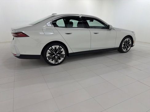 Used 2024 BMW 530i xDrive w/ Premium Package image 6