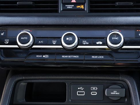 Used 2023 Honda Pilot Touring image 41