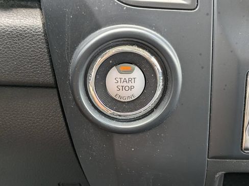 Used 2022 Nissan Titan SV RWD image 26