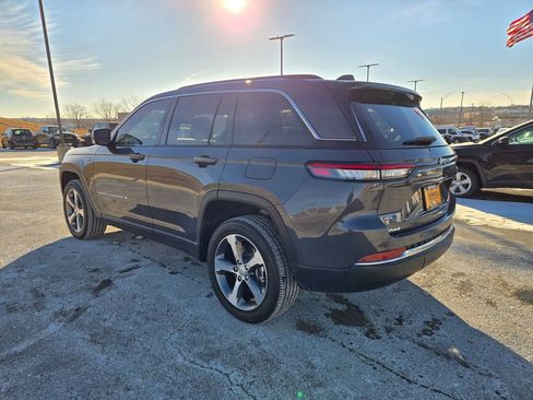 Used 2022 Jeep Grand Cherokee Limited 4xe image 3