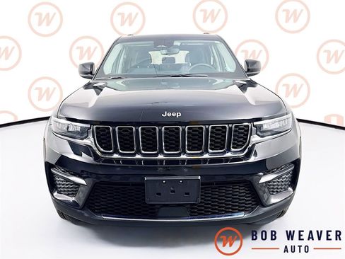 Used 2023 Jeep Grand Cherokee Laredo AWD/4WD image 2