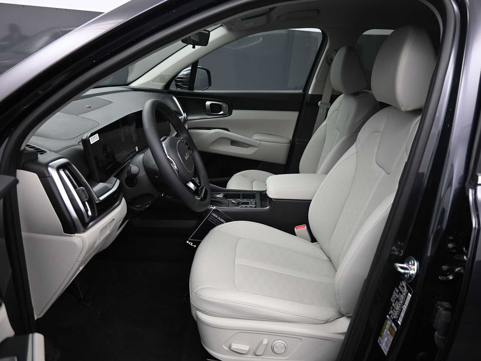 Used 2025 Kia Sorento S AWD/4WD image 18