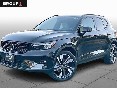 Certified 2023 Volvo XC40 B5 Plus w/ Protection Package Premier image 1