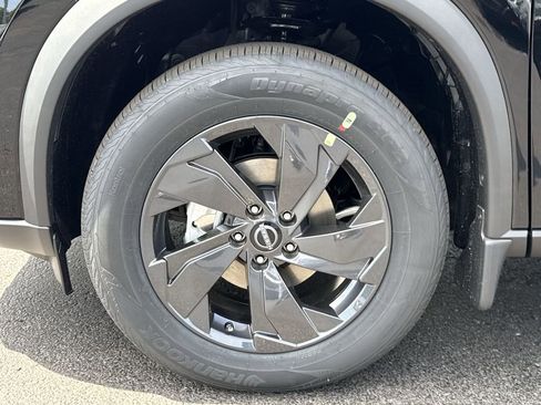 New 2026 Nissan Rogue SV AWD/4WD image 10
