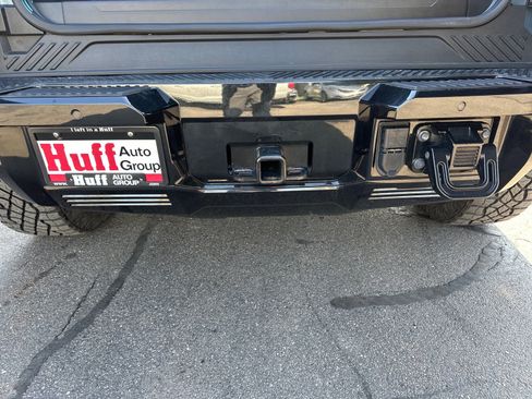 Used 2024 GMC Hummer EV 3X w/ Omega Edition AWD/4WD image 16