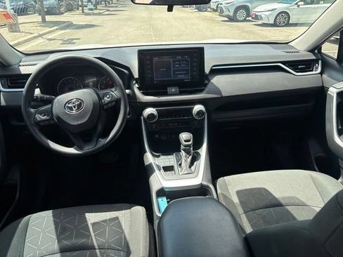Used 2021 Toyota RAV4 XLE AWD/4WD image 18