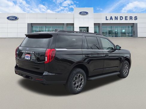 New 2026 Ford Expedition Active image 3