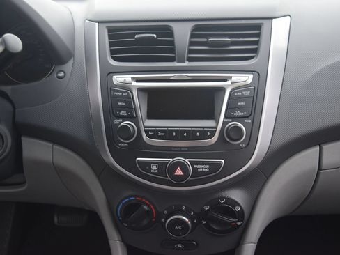 Used 2016 Hyundai Accent SE FWD image 11