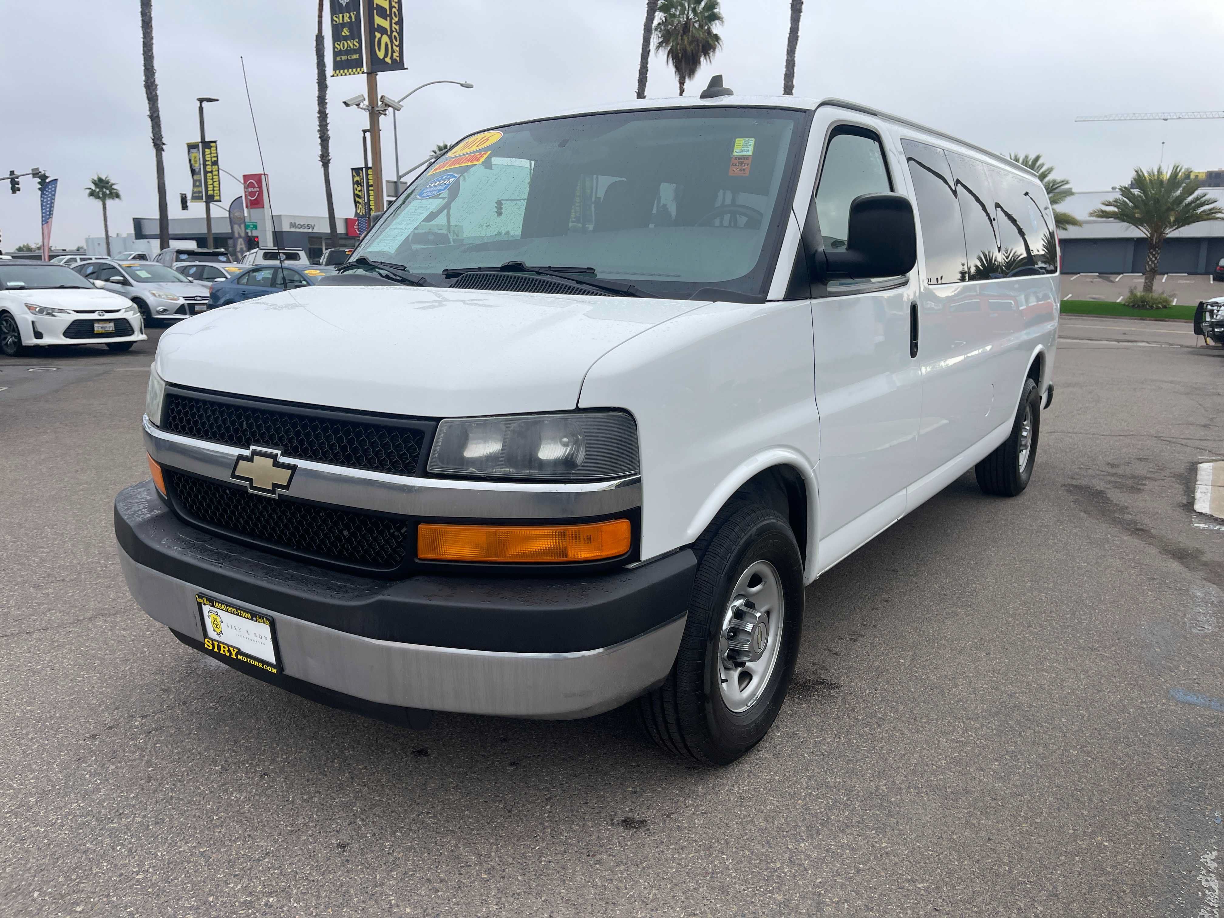Used 2016 Chevrolet Express 3500 LT w/ LT Preferred Equipment Group RWD image 6