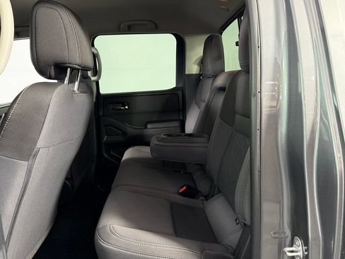 Used 2025 Nissan Frontier SV w/ SV Convenience Package RWD image 22