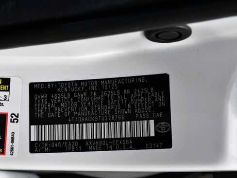 Used 2026 Toyota Camry SE FWD image 34