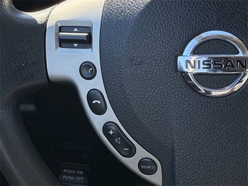 Used 2013 Nissan Rogue SV image 12