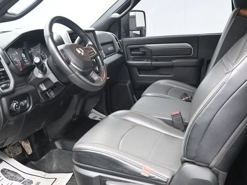 Used 2024 RAM 3500 Tradesman w/ Chrome Appearance Group AWD/4WD image 5