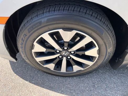 Certified 2025 Honda Odyssey EX-L image 11
