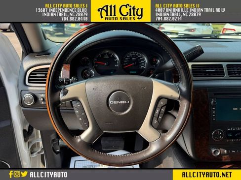 Used 2009 GMC Yukon XL Denali RWD image 32