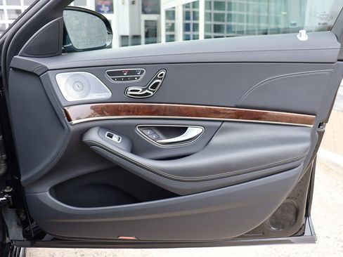 Used 2019 Mercedes-Benz S 560 Sedan image 51