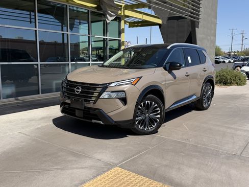 Used 2024 Nissan Rogue Platinum AWD/4WD image 2