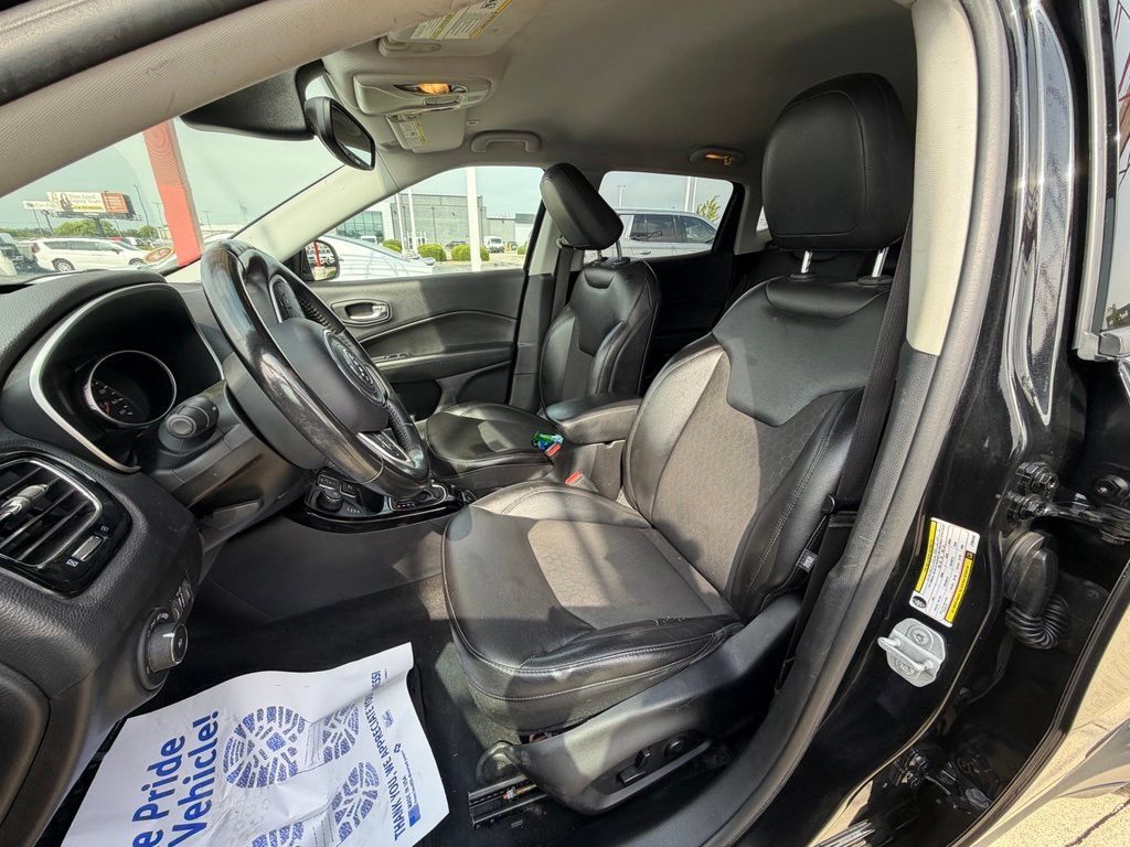 Used 2018 Jeep Compass Latitude w/ Popular Equipment Group AWD/4WD image 12