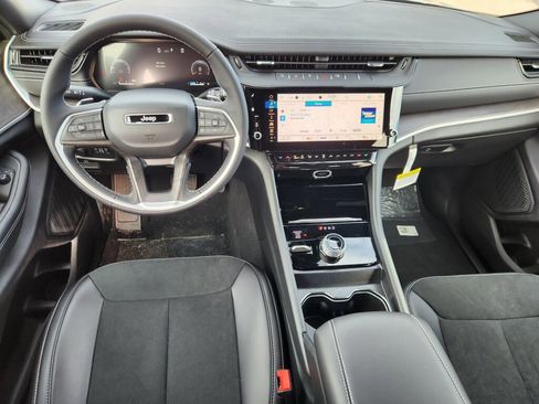 New 2026 Jeep Grand Cherokee Altitude AWD/4WD image 11