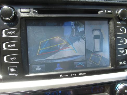 Used 2017 Toyota Highlander Limited AWD/4WD image 34