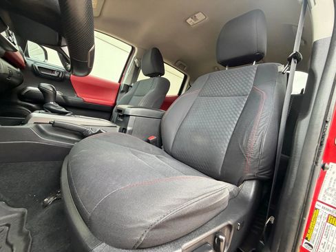 Used 2020 Toyota Tacoma SR5 image 17