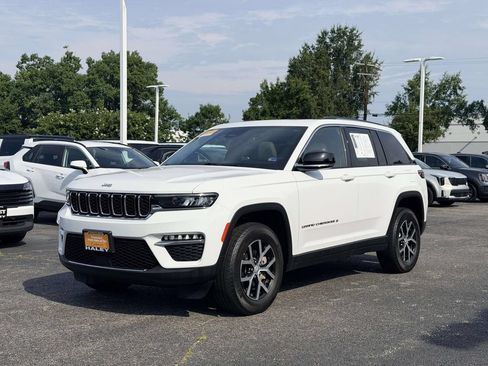 Certified 2023 Jeep Grand Cherokee Limited AWD/4WD image 5