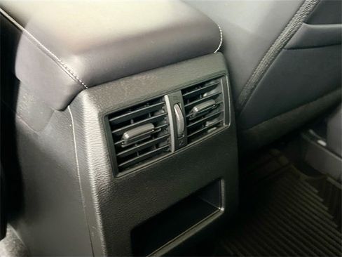 Used 2023 Mitsubishi Outlander SE image 24