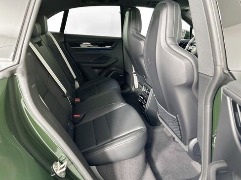 Certified 2025 Porsche Macan Electric image 27