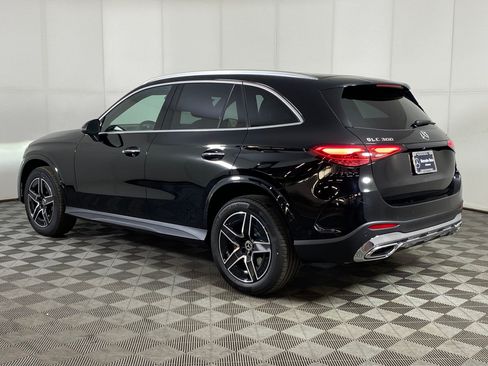 Used 2026 Mercedes-Benz GLC 300 4MATIC image 3