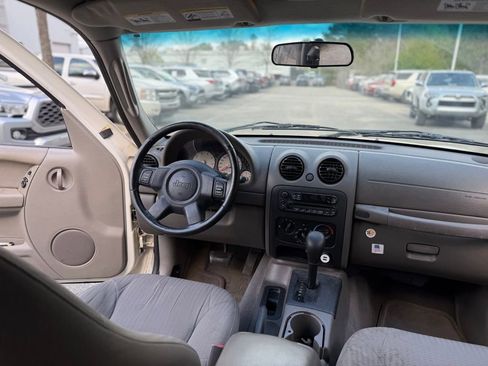 Used 2004 Jeep Liberty Sport w/ PWR Convenience Group image 8