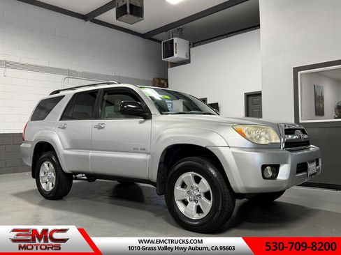 Used 2007 Toyota 4Runner SR5 AWD/4WD image 1