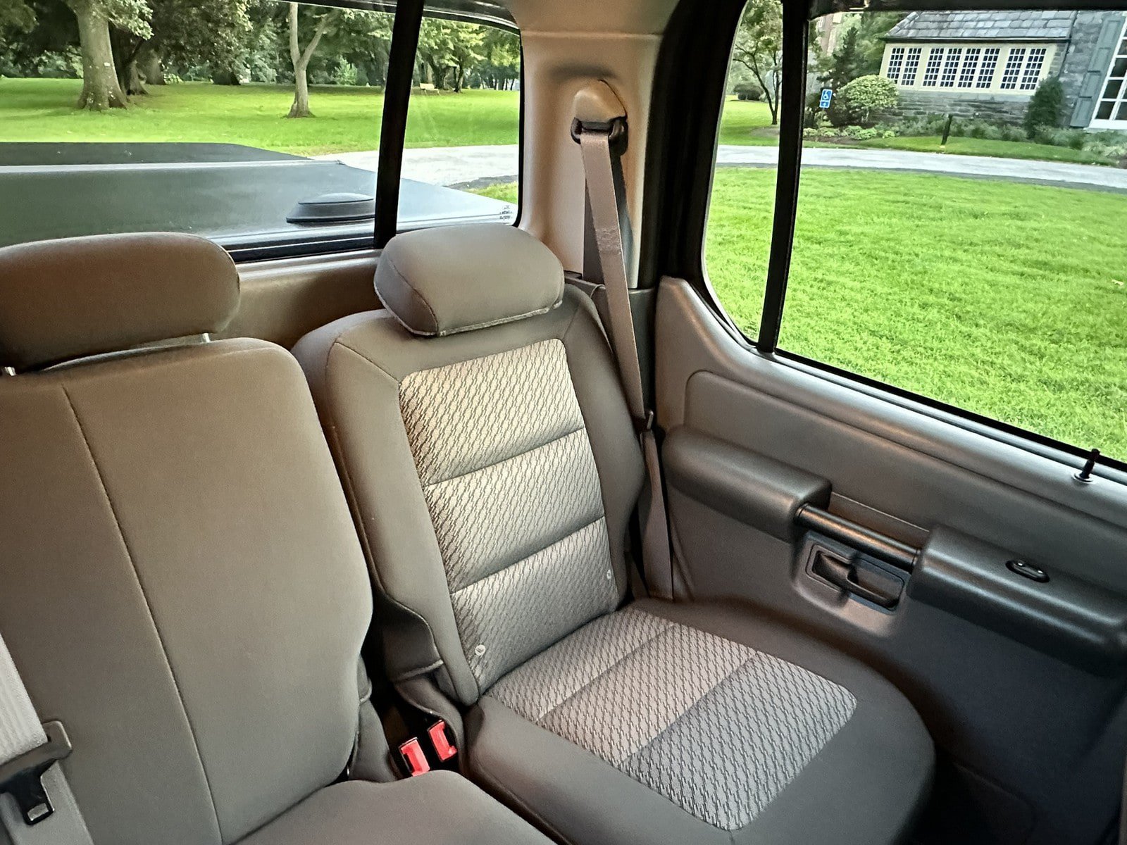 Used 2004 Ford Explorer Sport Trac 4x4 image 19