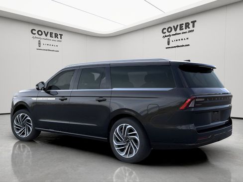 New 2026 Lincoln Navigator L Reserve AWD/4WD image 4