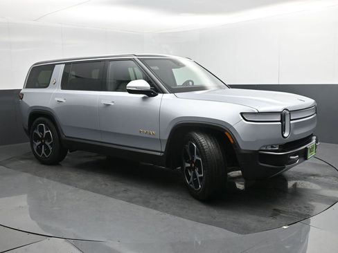 Used 2023 Rivian R1S Adventure image 7