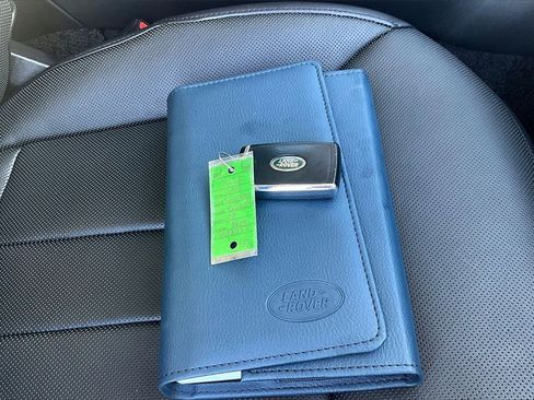 Used 2022 Land Rover Range Rover SE image 11