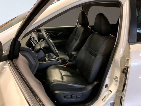 Used 2020 Nissan Rogue SL image 30