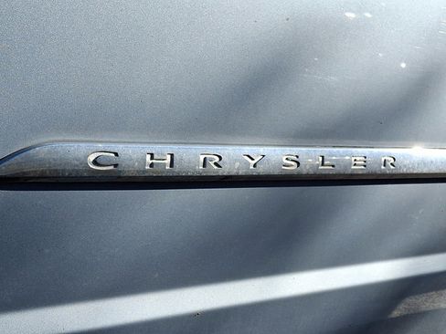 Used 2016 Chrysler Town & Country Touring w/ Driver Convenience Group image 9