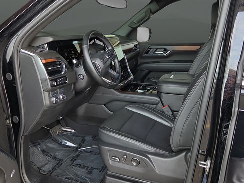 Used 2025 GMC Yukon Denali AWD/4WD image 9