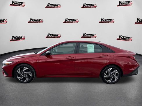 Certified 2025 Hyundai Elantra Sport image 8